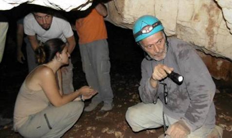 LA PREMSA PARLA DE.la Cova del Conte de Pedreguer i els Moros i Cristians de Xàbia