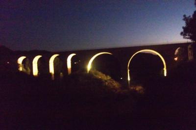 AVANÇ 2: S'ESTRENA L'IL·LUMINACIÓ DEL PONT DE LA VIA SOBRE EL RIU