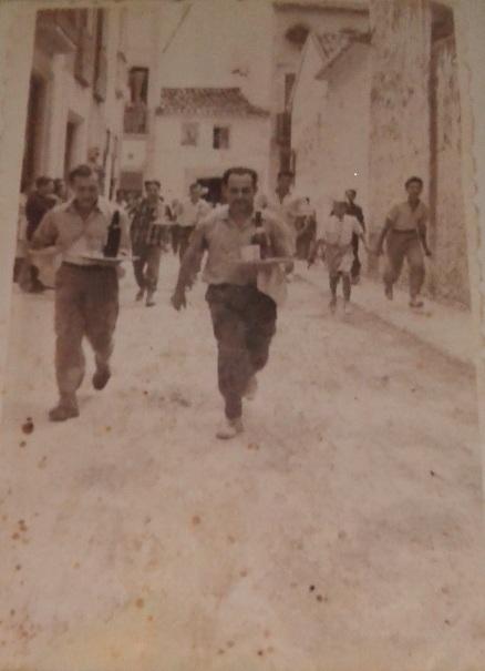 FOTOGRAFIES ANTIGUES (Gata en el record) -1.565, del 30/7-