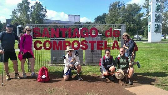 ARRIBEN ELS PELEGRINS GATERS A LA CAPITAL JACOBEA. Han guanyat tots la Compostela