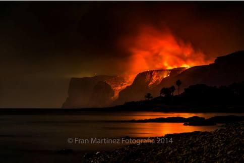 LA PREMSA PARLA -està clar- DEL DESASTRE ECOLÒGIC, DE L'INCENDI DEL MONTGÓ