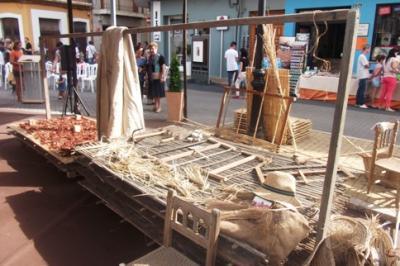 MILERS DE PERSONES VISITEN LA XI FIRA GATA AL CARRER, QUE JA ÉS UN REFERENT A LA COMARCA