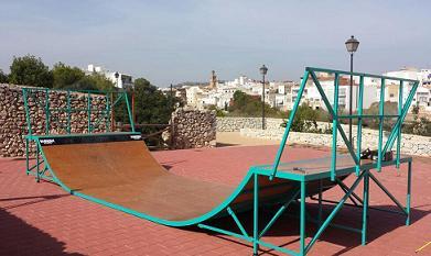 INSTAL·LEN PER ALS JOVES DE GATA UN SKATE PARK AL PARC DE LA VORERA DEL RIU