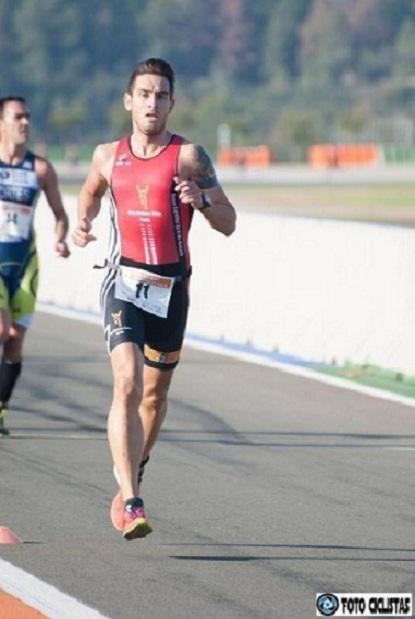 L'ATLETA GATER VÍCTOR FROILÁN PREPARA EL CAMPIONAT D'ESPANYA DE TRIATLÓ