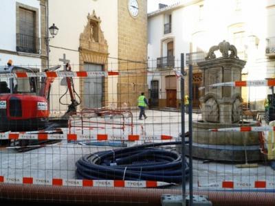 MIRADES URBANES: així van les obres de la Plaça de l'Església de Gata