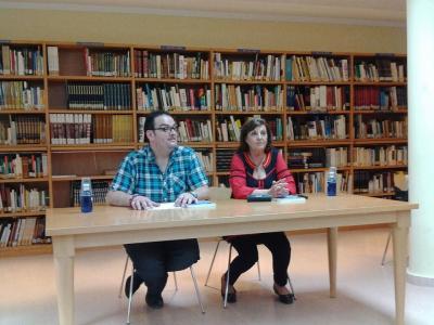 AHIR, PEPA GUARDIOLA VA PRESENTAR EL SEU LLIBRE A LA BIBLIOTECA DE GATA