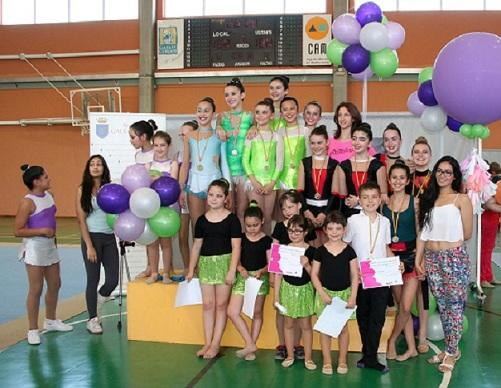 UNES 200 XIQUETES PARTICIPEN A LES PROVES DE GIMNÀSTICA RÍTMICA AL PAVELLÓ COBERT DE LES SORTS DE GATA