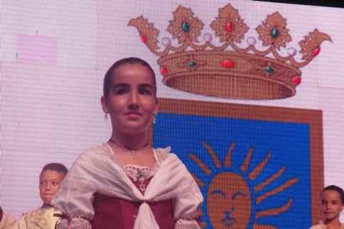 GATA EN FESTES: LA REINETA ÉS NURIA FORNÉS BLÁZQUEZ