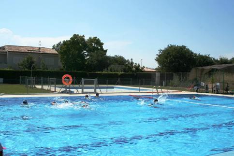 DESERTES LES CONCESIONS DELS BARS MUNICIPALS DE GATA (Alcolaes i Piscina Costeres)