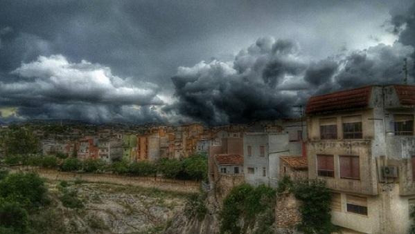 IMATGES CURIOSES: Gata: ¡¡Quines vistes, amb eixe temps!! (foto J.S. Ginestar)