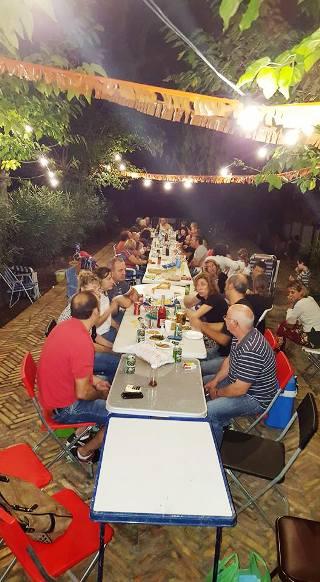 EL VEÏNAT DE CUADROS I SENIES CELEBREN EL TRADICIONAL SOPAR D'ESTIU A LA RANA