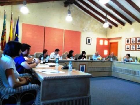 SABIEU QUE GATA ÉS EL POBLE AMB MÉS DONES QUE HÒMENS AL CONSISTORI, DE TOTA LA MARINA ALTA?