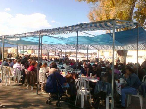 HUI FOGUERILS, DINAR POPULAR DEL DIUMENGE RAMS A GATA (antic camp de futbol)