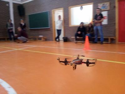 ALUMNES DE L'INSTITUT DE GATA PARTICIPARAN DIVENDRES A LA II FIRA AÈRIA A ELX