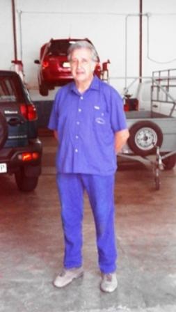 GATA: HUI ES JUBILA ANTONIO PEDRÓS I TANCA EL SEU GARAIG DE L'AVINGUDA DE L'ERMITA