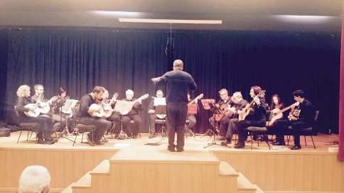 HUI, DIUMENGE, 12,30, CASAL DE LA MÚSICA: CONCERTS NADALENCS (Rondalla i Cors, de l'EMM i Serrillàs)