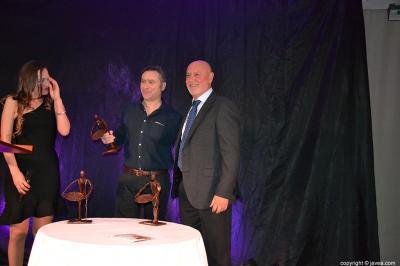 LA PREMSA PARLADEL PREMI AL CUINER GATER CLAUDIO MENGUAL (Gala de la ARX de Xàbia)