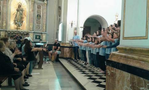 ELS CORS INFANTIL I JUVENIL (3r premi) PRESENTEN LES SEUES CANÇONS DEL FESTIVAL VOCACIONAL A LA PARRÒQUIA DE GATA