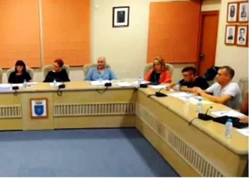 GATA, NOTICIA POLÍTICA IMPORTANT: JUGA (2 EDILS) DEIXA EL GOVERN, QUE QUEDA SOLS AMB ELS 4 DE COMPROMÍS