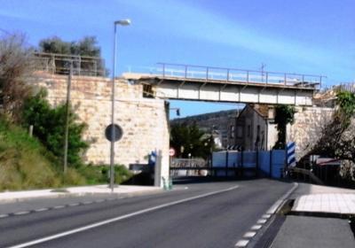 EN LA MATINADA DEL 8 AL 9 DE MARÇ REPARACIÓ DEL PONT DE LA VIA SOBRE LA N-332. Es canviarà la plataforma vella per una nova i sacondicionarà tot el pont. Tall de la carretera de les 23 hores del 8 a les 6 hores del 9. Rutes alternatives