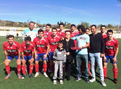 EL PRIMER EQUIP DEL GORGOS MANTÉ LA CATEGORIA (1ªregional), EL DIA QUE HOMENATGEN AL DESAPAREGUT EX-PRESIDENT DEL CLUB ANTONIO RIPOLL