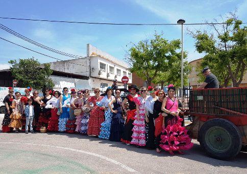 IMATGES DE FESTA: LA FIRA DE SEVILLA I LES SEVILLANESPERÒ A GATA
