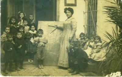 FOTOGRAFIES ANTIGUES (Gata en el record) -Ensenyament 1916- (de la sèrie, foto 1806)