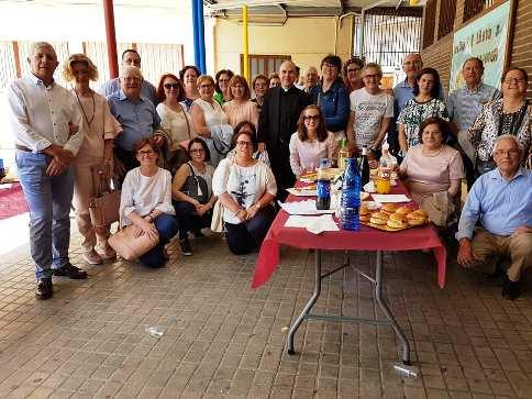 UN GRUP DE GATERS ACOMPANYEN A JOSÉ IGNACIO LLÓPEZ, EN ELS SEUS 25 ANYS DE SACERDOCI: va estar a la parròquia de 1997 a 2004