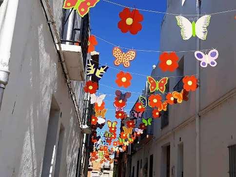 IMATGES DE FESTA: Gata es prepara ja: colorit al carrer i placeta Sant Antoni