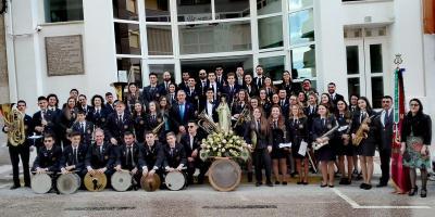 LES FORMACIONS MUSICALS DEL POBLE CELEBREN A SANTA CECÍLIA. La banda i la Coral Serrillàs interpreten la missa cantada