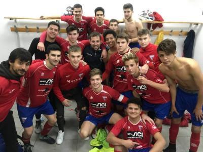 GORGOS C.F.: CAU EL PRIMER EQUIP (2-0), GUANYEN JUVENILS (1-0) I EL LÍDER CADET (7-1)