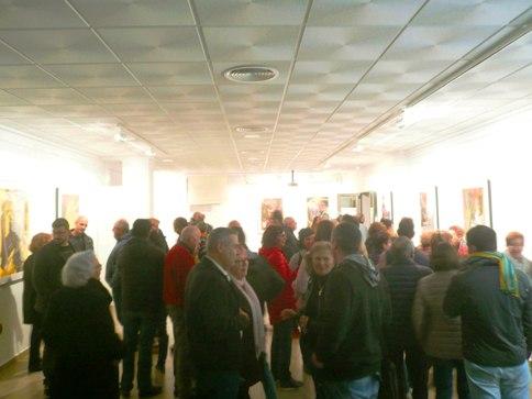 MULTITUDINARIA INAUGURACIÓ DE LA PINTORA PEPA CASELLES A JESÚS POBRE; EXPOSA FINS EL 6 DE GENER LES SEUES OBRES