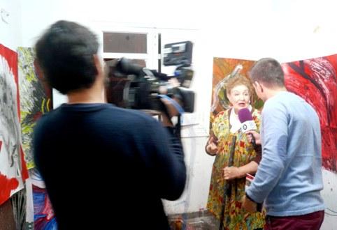 LA RADIO I LA TELEVISIÓ AUTONÒMICA A PUNT S´INTERESSEN PER LA PINTORA GATERA PEPA CASELLES