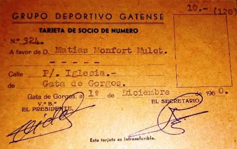 FOTOGRAFIES ANTIGUES (Gata en el record) -1.817- (una targeta de soci del futbol gater, any 60)