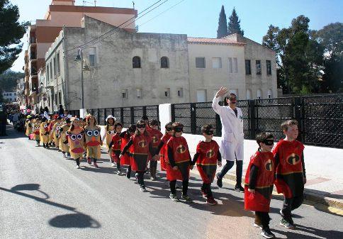 TRADICIONALS FESTES DELS DARRERS DIES A GATA. Dilluns, festa escolar; dimarts, festa local i escolar