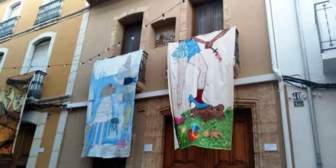 MIRADES URBANES: UN ANY MÉS POSANT ELS ULLS A ART AL VENT. DES DE DEMÀ DIA 16/8 FINS EL 8/9, LES 81 OBRES