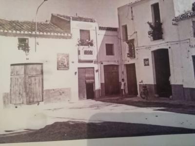 FOTOGRAFIES ANTIGUES (Gata en el record) -1.827-. Placeta de Sant Antoni (Foto: Vte.J. Grimalt Bolufer)