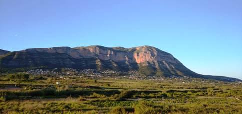IMATGES CURIOSES: ACABA EL DIA RAS I AMB AQUESTA VISTA DEL MONTGÓ