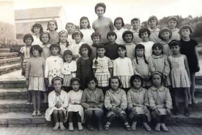 FOTOGRAFIES ANTIGUESI DABANS (Gata en el record). Nº 1.835. Xiquetes Curs escolar 1962-63