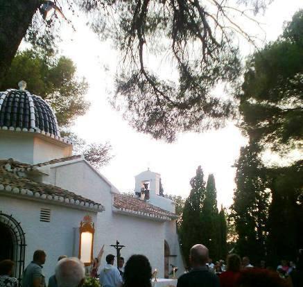 UNA NOVENA ESPECIAL PER A UN TEMPS ESPECIAL: DEL 21 AL 29 DE JULIOL. EXTERIORS DE LERMITA DEL CRIST DE GATA, PREDICADORS I TESTIMONIS