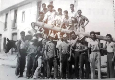 FOTOGRAFIES ANTIGUESI D'ABANS (Gata en el record) -Foto 1.855-. ELS QUINTOS NASCUTS EN 1937 * FOTOS DE FESTES *