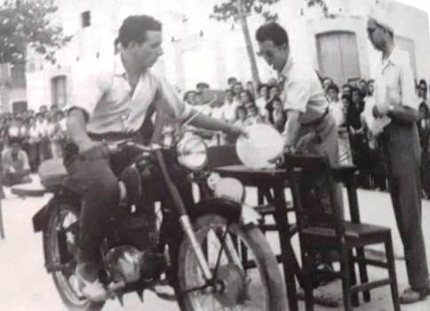 FOTOGRAFIES ANTIGUESI D'ABANS (Gata en el record) -1.856-: JOCS POPULARS, FESTES DE 1958, PLAÇA NOVA 1955 *FOTOS DE FESTES*