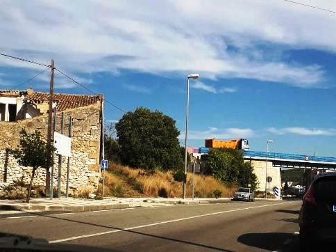 IMATGES CURIOSES: PROP DE GATA I ELS PONTS, ELS CAMIONS PER DALT