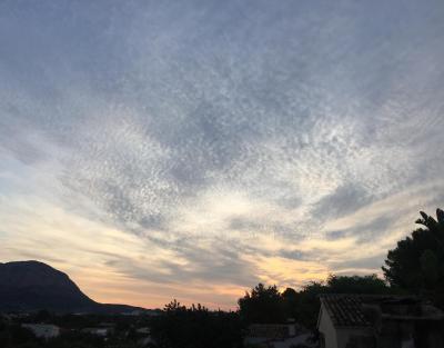 HUI DIMARTS 22 DE SETEMBRE, A LES 15:31 COMENÇA LA TARDOR DEL COVID-19 (Actes a Gata)