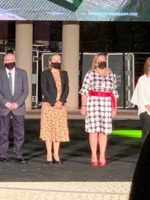 RECONEIXEMENT A UNA GATERA, MEDALLA AL MÈRIT CIUTADÀ DE L'AJUNTAMENT DE CALP. ISABEL SIGNES SOLER, FUNDADORA DE LA ONG VISIÓ SENSE FRONTERES