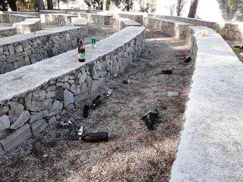 FOTOS-DENÚNCIA, GATA: EL PARATGE DE L'ERMITA, MIREU COM ESTÀ HUI DIUMENGE