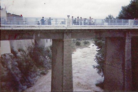 RIUADA FORTA A GATA EN 1977, PER LES PLUGES DE CAP D'ANY (Un mosset d'història gatera cada dia, 2-1)
