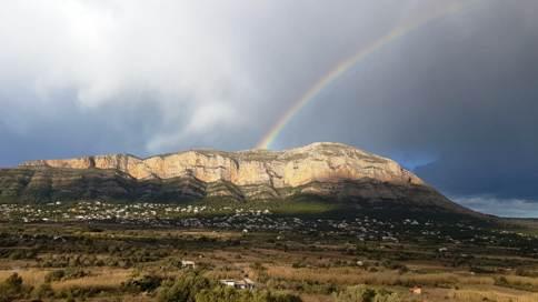 EL GUARDIÀ DEL MONTGÓ: L'ARC DE SANT MARTÍ REGALA L'ESPECTACLE