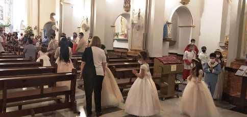 HUI, DIA DE PENTECOSTÉS, S'HA CELEBRAT A GATA EL PRIMER TORN DOBLE DE PRIMERES COMUNIONS. El mal temps ha desbarat els prolegòmens