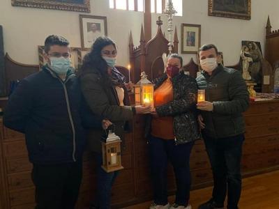 LA LLUM DE LA PAU DE BETLEM ARRIBA A LA PARRÒQUIA DE GATA, PORTADA PELS JUNIORS